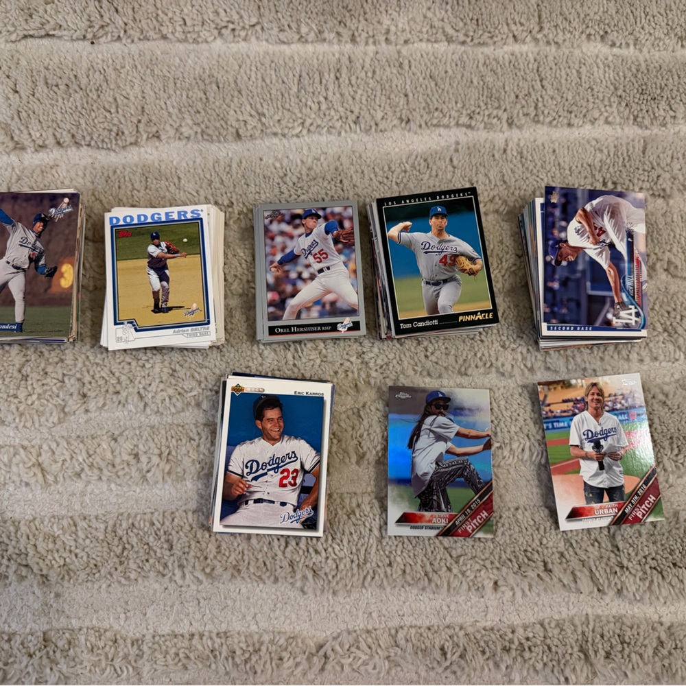 Lot of ~200 Dodgers Baseball Cards from the 90s-00s